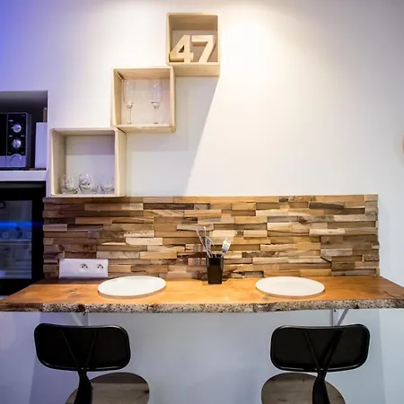 Wood 47 *