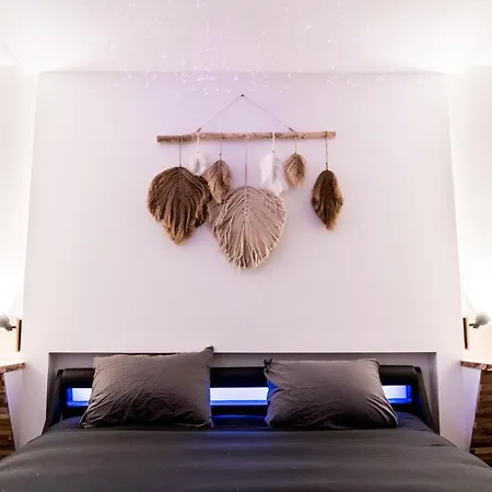 Wood 47 Bed & Breakfast *